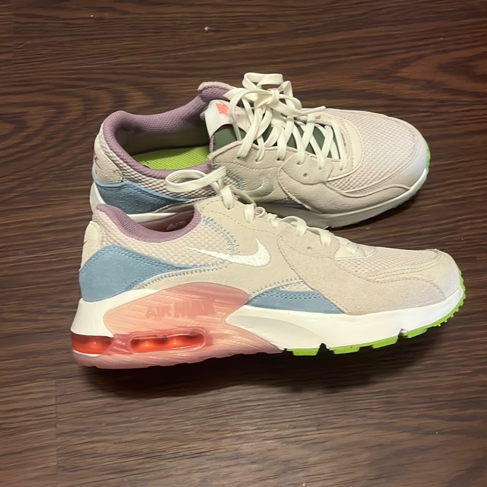 great condition and very comfortable!